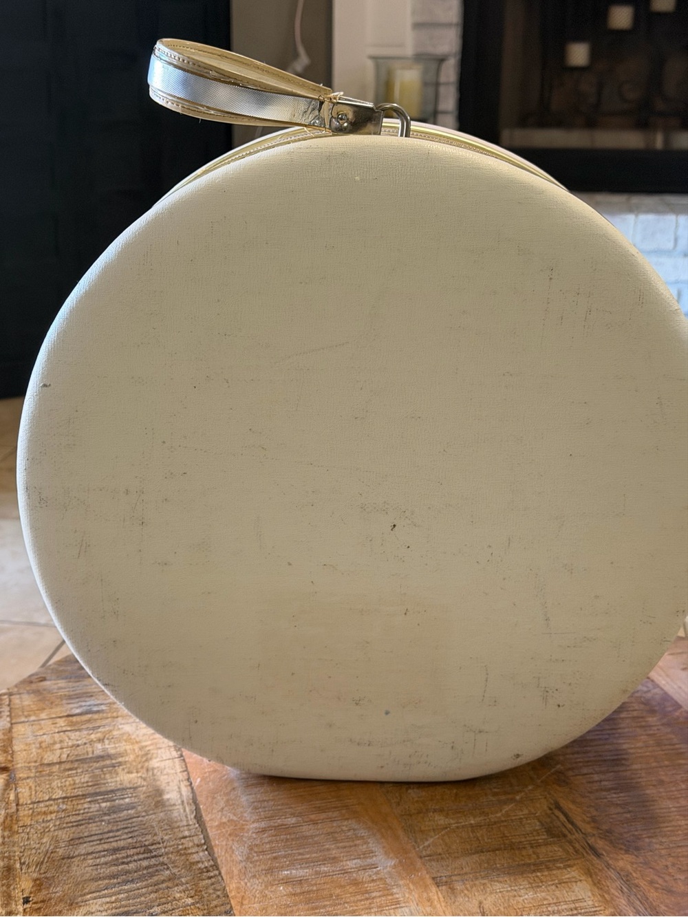 Vtg Maximillian Hat Box Train Case 15” Cream Mid Century Round Luggage Hat Box